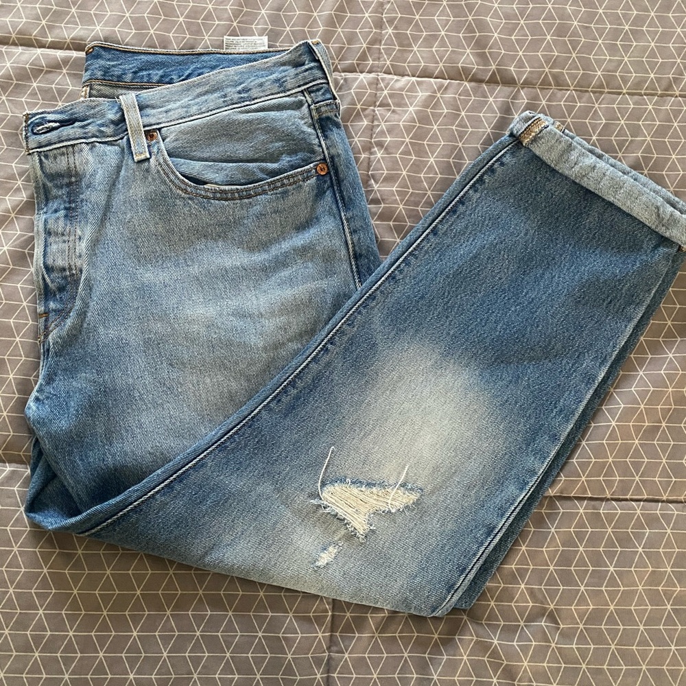 LEVI CROP JEANS